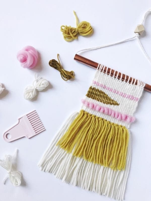 Clover Mining Weaving Loom Wall Hanging Tutorial by Vickie Howell