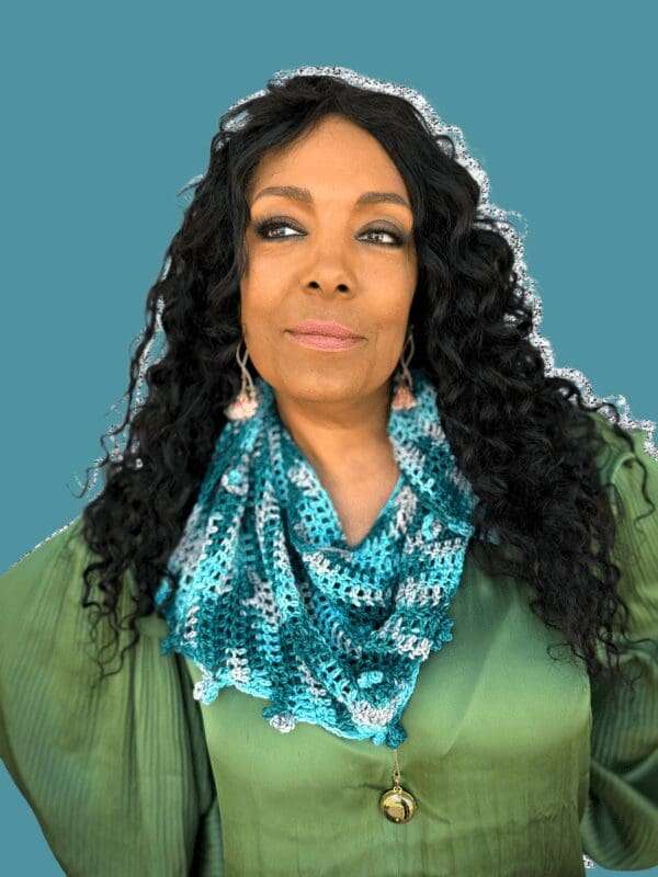 Floret Shawl/Shawlette (crochet) by Vickie Howell for YarnYAY!