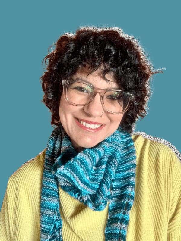 Scallop Shawl/Shawlette knitting pattern by Afifa Sayeed for YarnYAY!